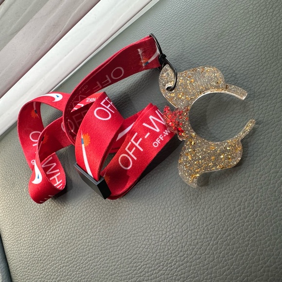 Dumbo ears keychain with lanyard - Picture 2 of 2